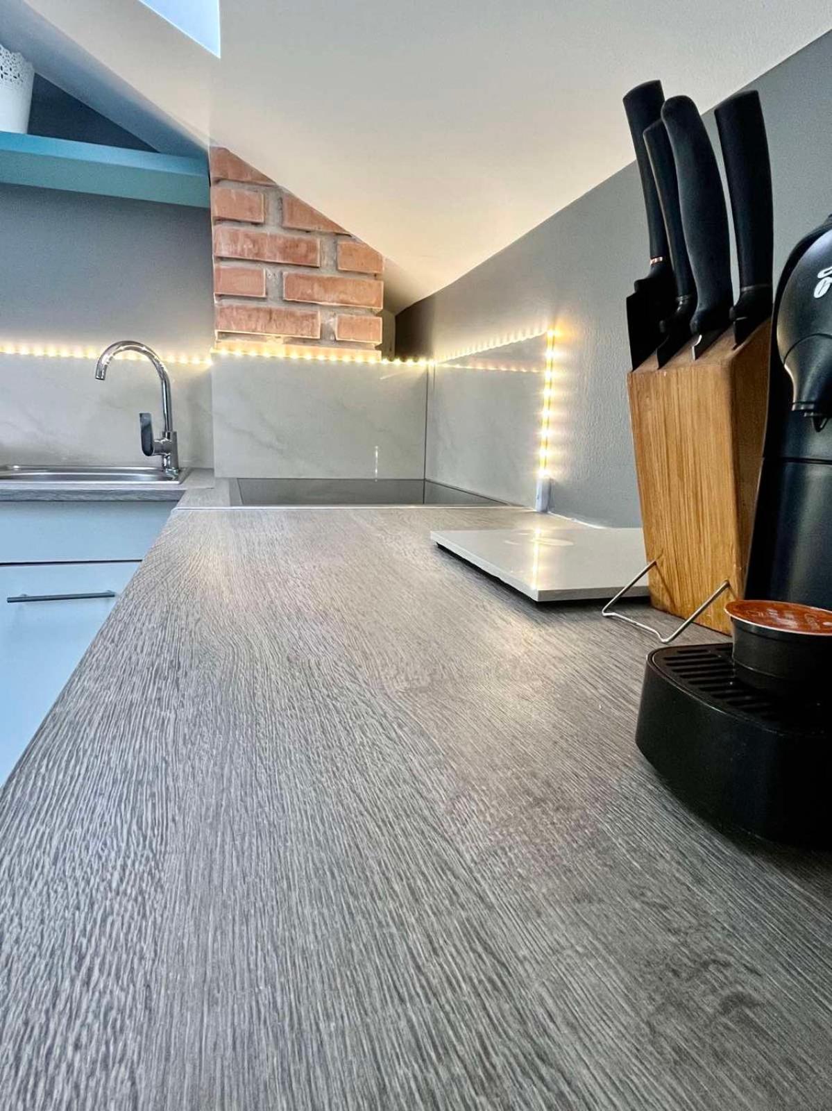 Chill Apartman ブダカラース エクステリア 写真